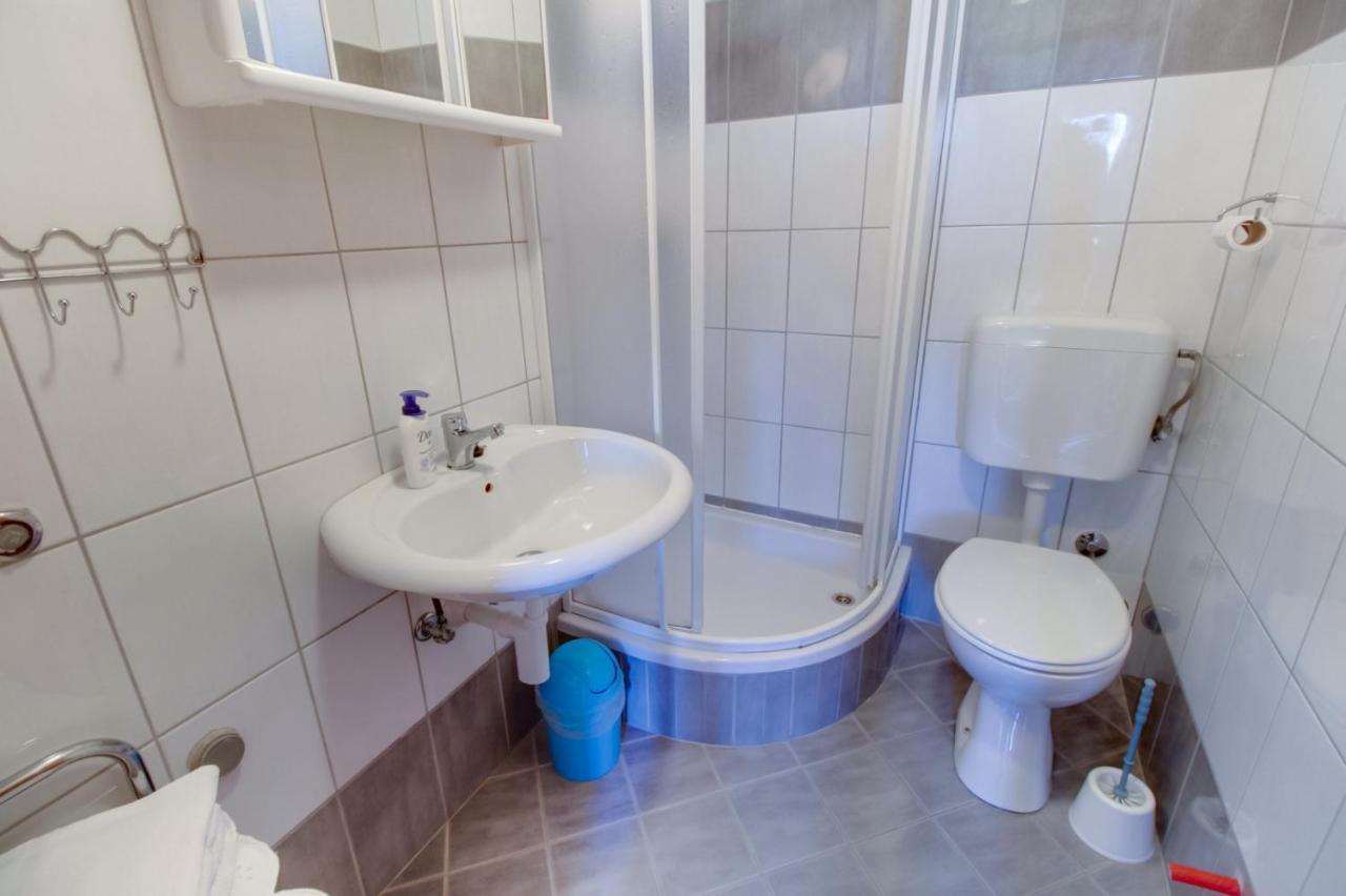 Apartments Rosa Mali Lošinj Dış mekan fotoğraf