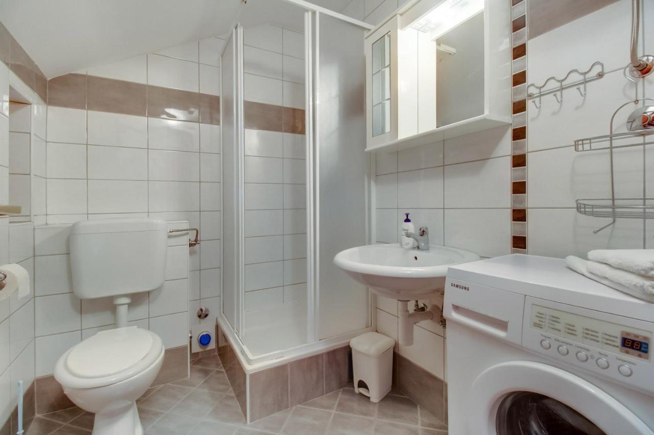 Apartments Rosa Mali Lošinj Dış mekan fotoğraf