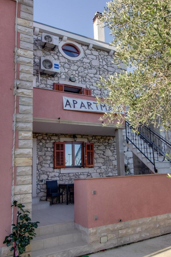 Apartments Rosa Mali Lošinj Dış mekan fotoğraf