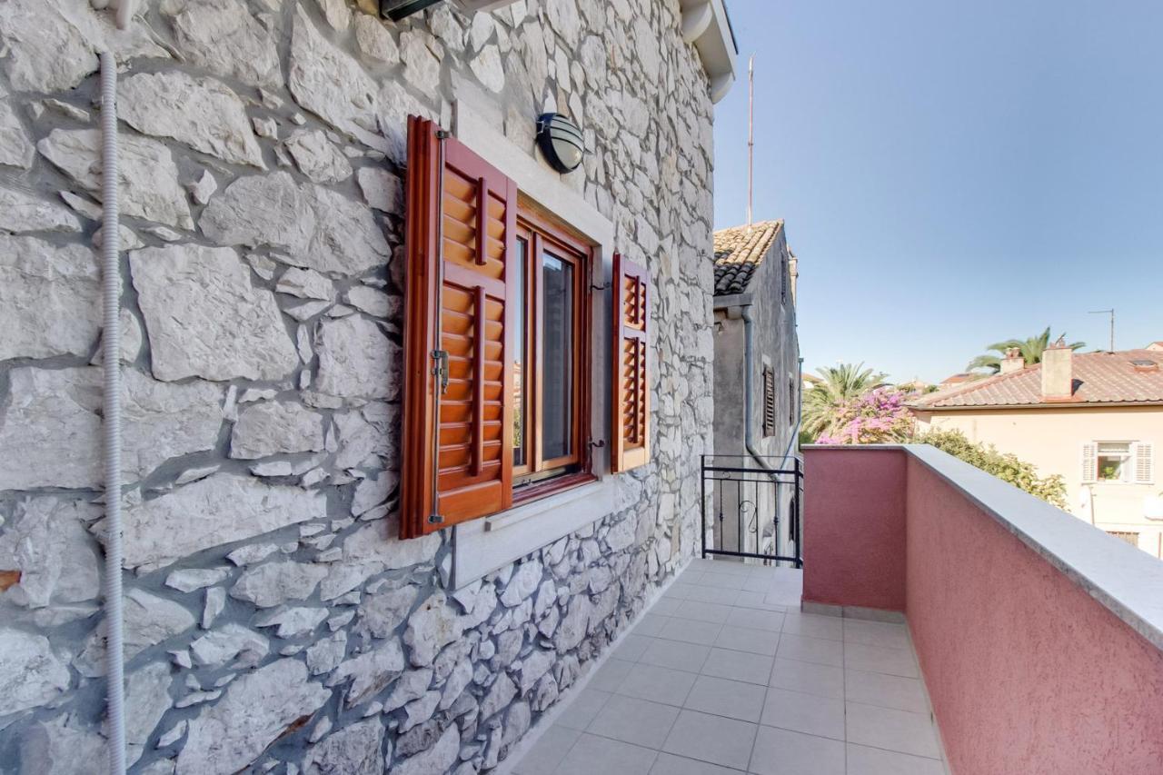 Apartments Rosa Mali Lošinj Dış mekan fotoğraf