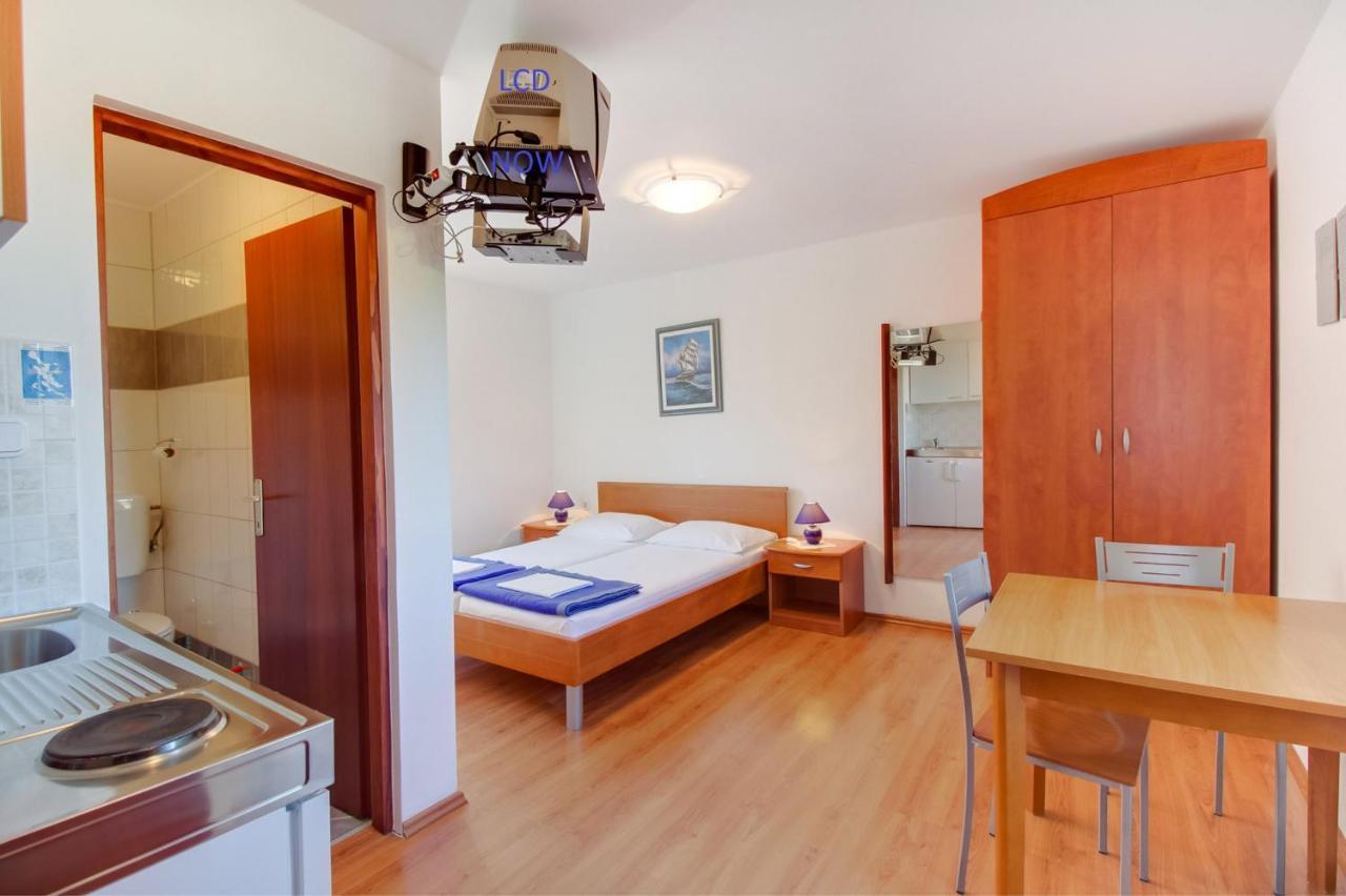 Apartments Rosa Mali Lošinj Dış mekan fotoğraf