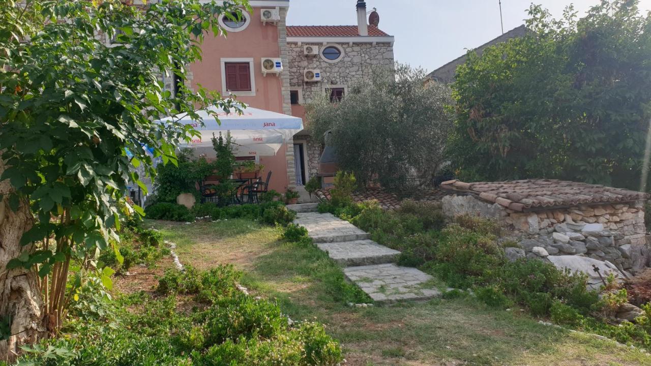 Apartments Rosa Mali Lošinj Dış mekan fotoğraf