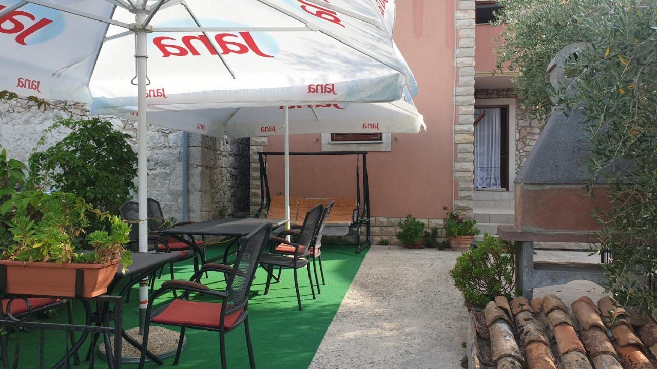 Apartments Rosa Mali Lošinj Dış mekan fotoğraf