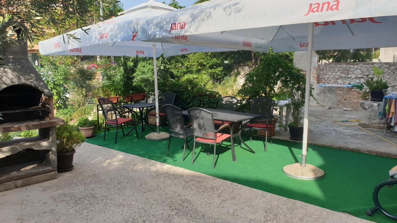 Apartments Rosa Mali Lošinj Dış mekan fotoğraf