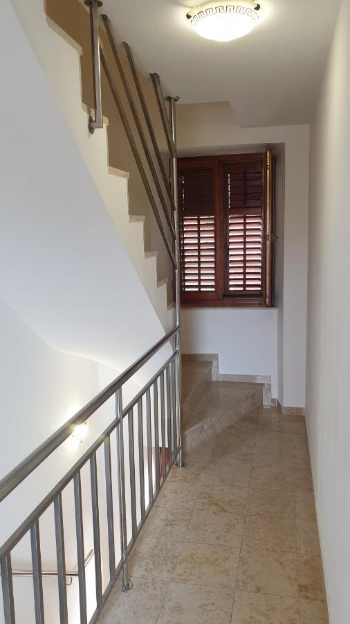 Apartments Rosa Mali Lošinj Dış mekan fotoğraf