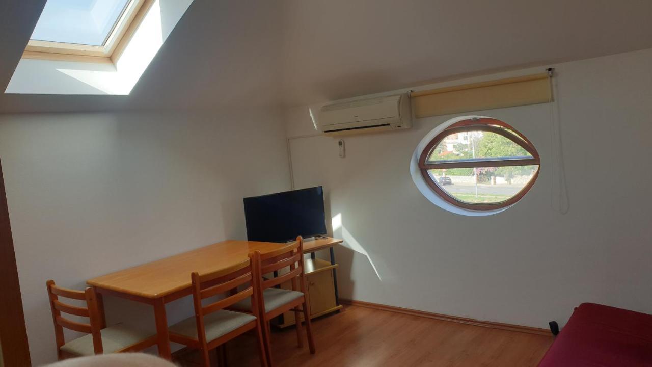 Apartments Rosa Mali Lošinj Dış mekan fotoğraf
