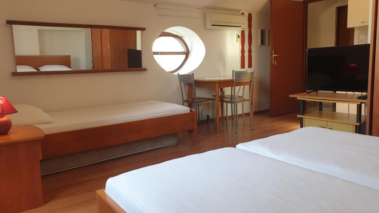 Apartments Rosa Mali Lošinj Dış mekan fotoğraf